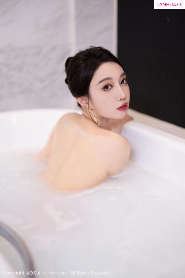 玥儿玥  [XiuRen]高清写真图 2024.04.30 No.8480 玥儿玥 旗袍美腿第49张图片
